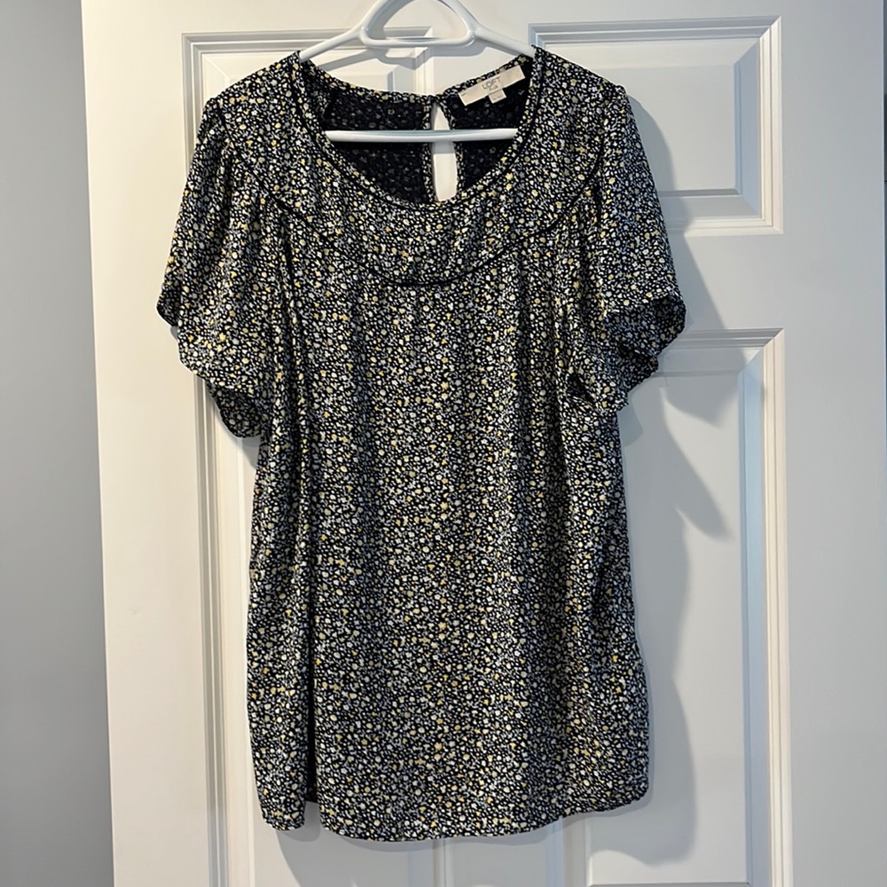 Short sleeved loft top